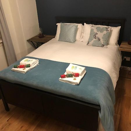 Pass The Keys Cozy Two Bed Flat Near Glasgow Airport & Paisley Exteriör bild