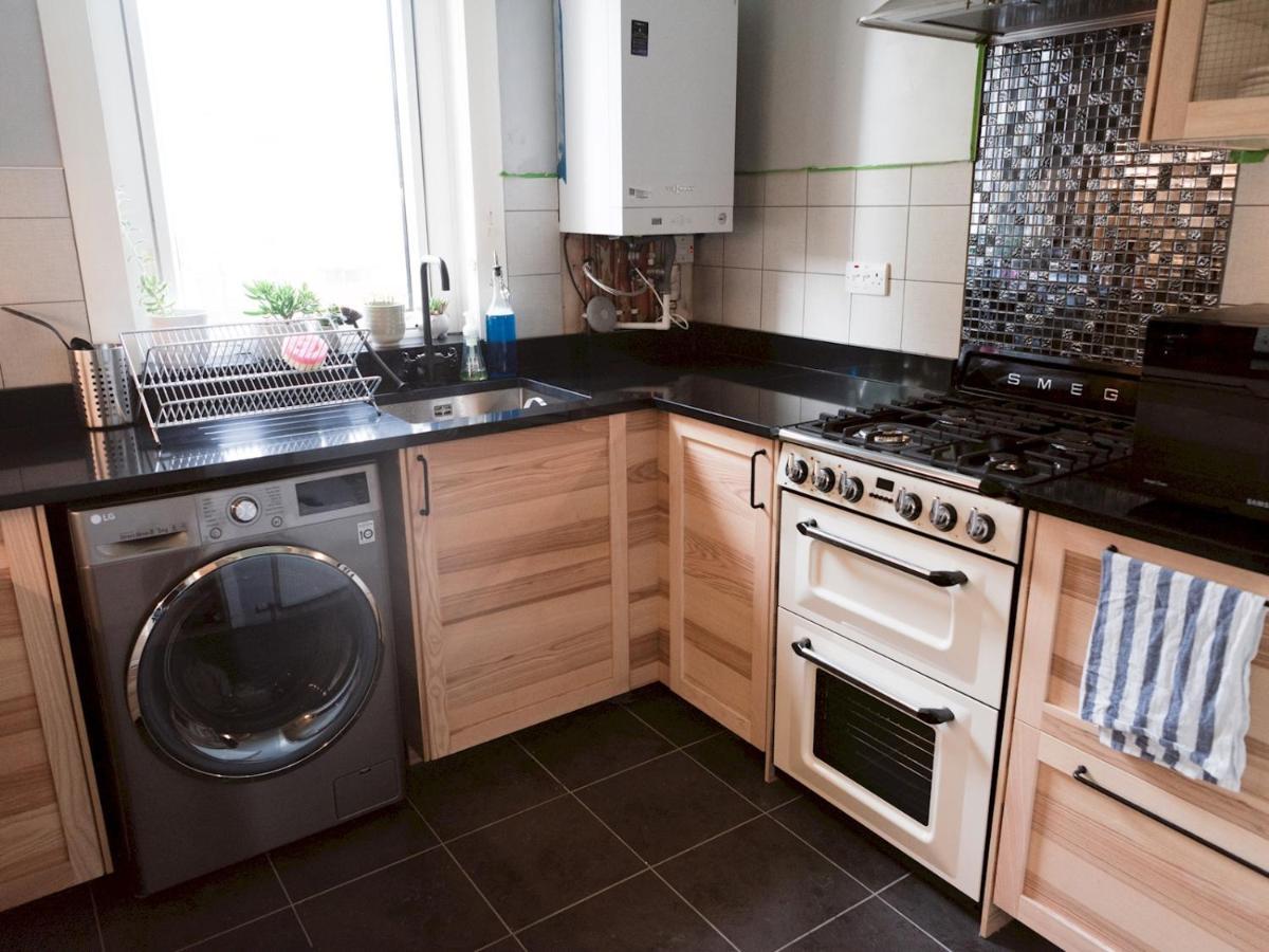 Pass The Keys Cozy Two Bed Flat Near Glasgow Airport & Paisley Exteriör bild
