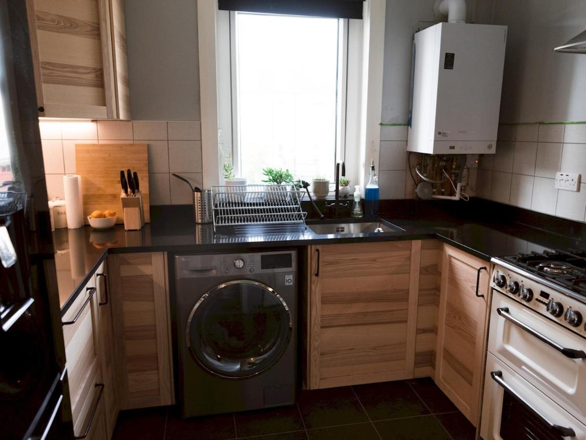 Pass The Keys Cozy Two Bed Flat Near Glasgow Airport & Paisley Exteriör bild