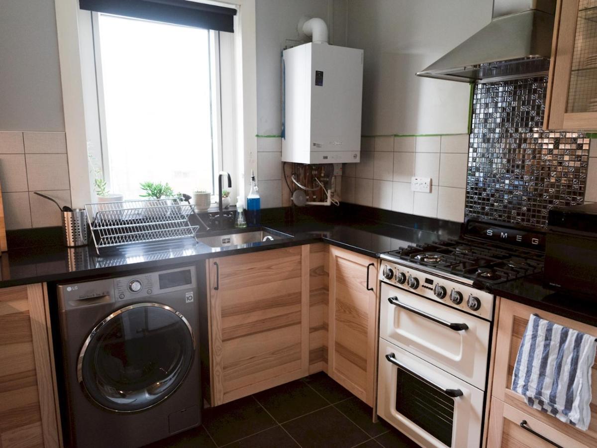 Pass The Keys Cozy Two Bed Flat Near Glasgow Airport & Paisley Exteriör bild