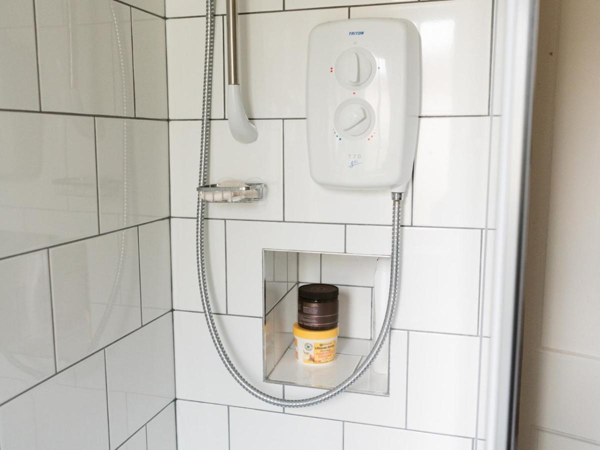 Pass The Keys Cozy Two Bed Flat Near Glasgow Airport & Paisley Exteriör bild